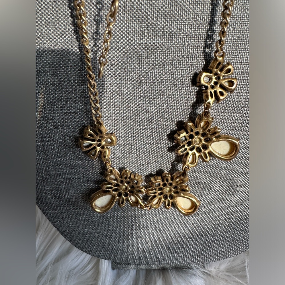 J CREW Rhinestone & Milky/Ivory Necklace - Picture 7 of 8